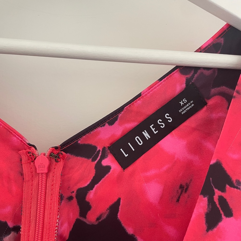 Lioness Harlow Mini Dress Red Floral - Picture 7 of 14